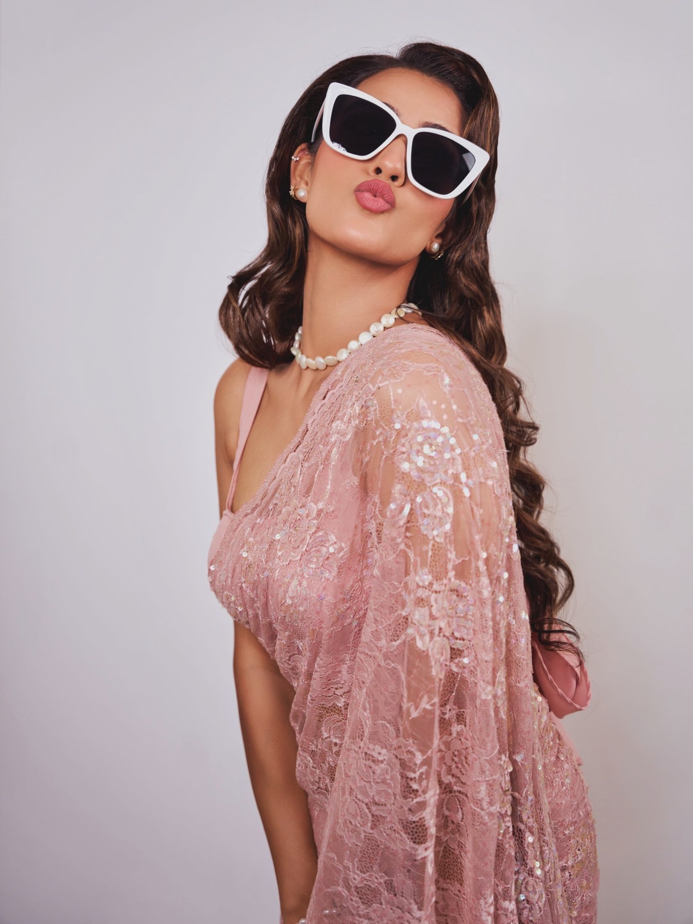 Kavya Thapar’s Pastel Perfection: Mastering the Modern Ethnic Look