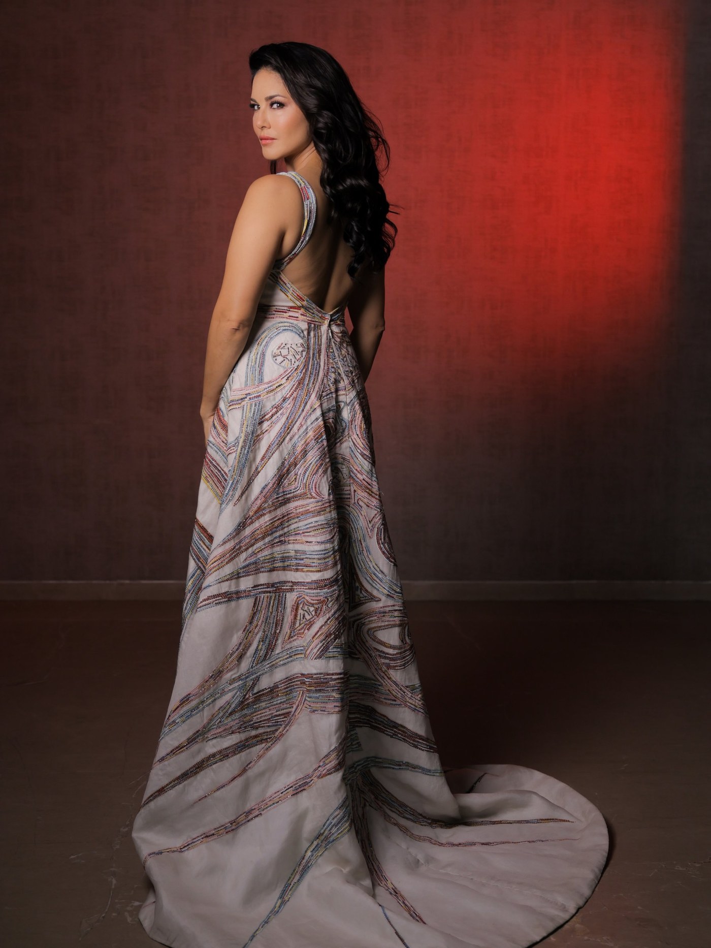 Sunny Leone’s Effortless Glamour Redefines Modern Celebrity Style
