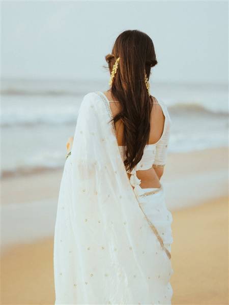 Pragya Nagra Glows in Stunning Autumnal Elegance