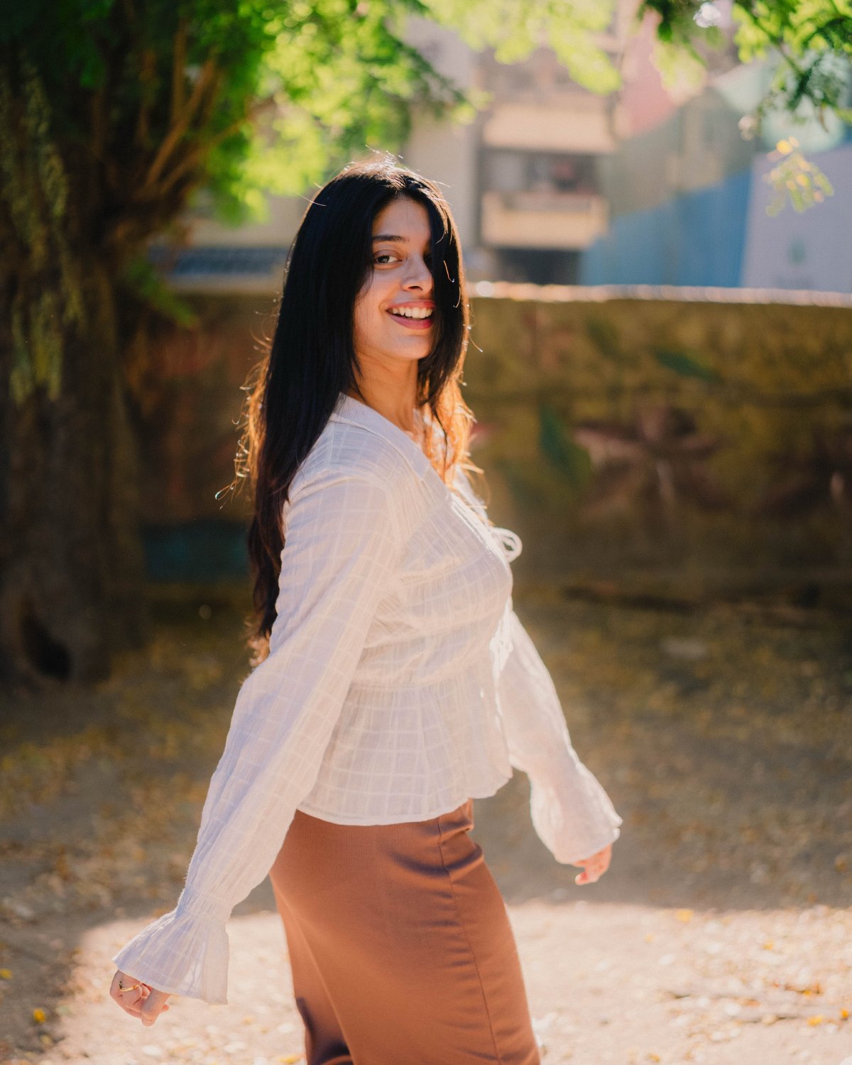 Yashashree’s Radiant Charm: From Regal Sarees to Chic Casual Looks!