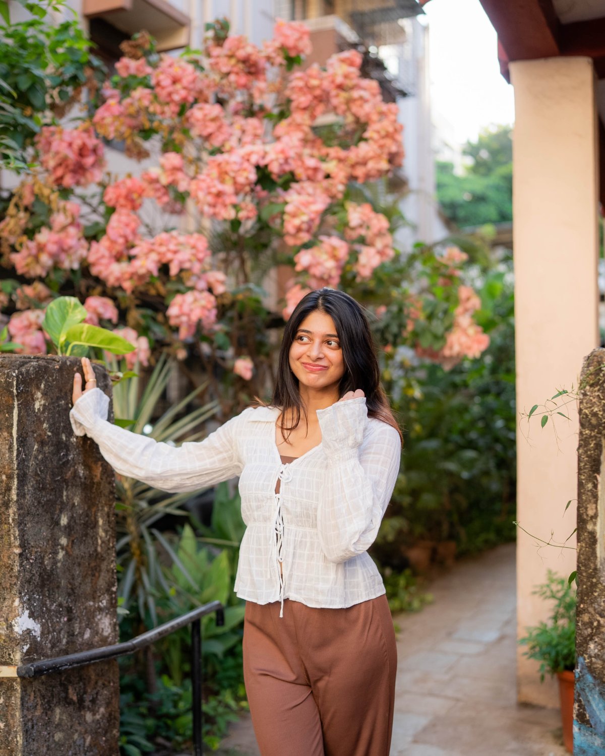 Yashashree’s Radiant Charm: From Regal Sarees to Chic Casual Looks!