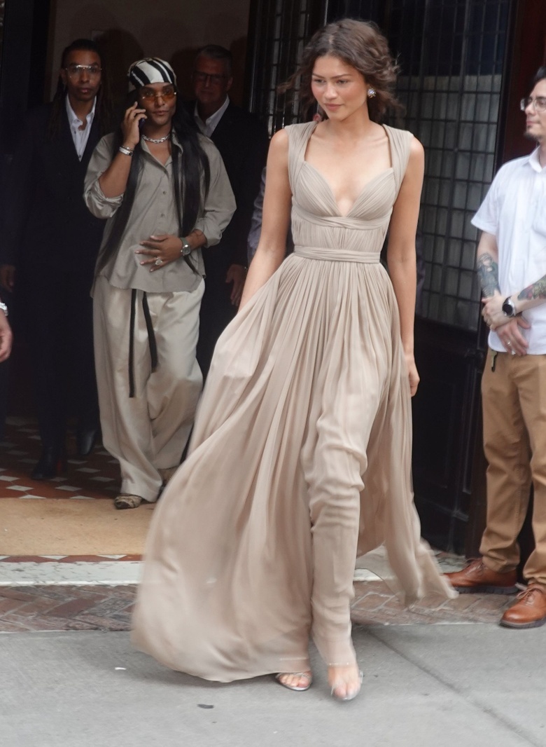 Effortlessly Chic: Zendaya Steals the Spotlight at 'The Odyssey' Premiere