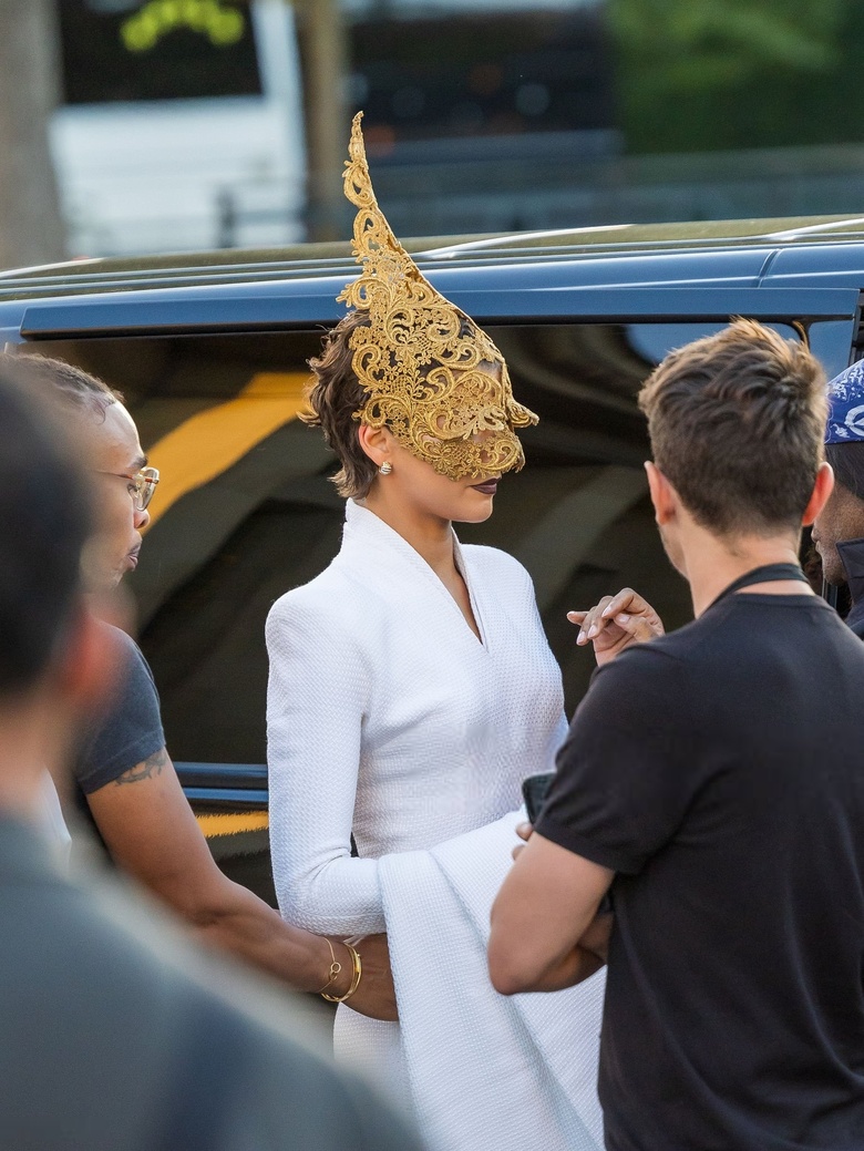 Zendaya Captivates Paris with Effortless Chic on 'The Odyssey' Photocall