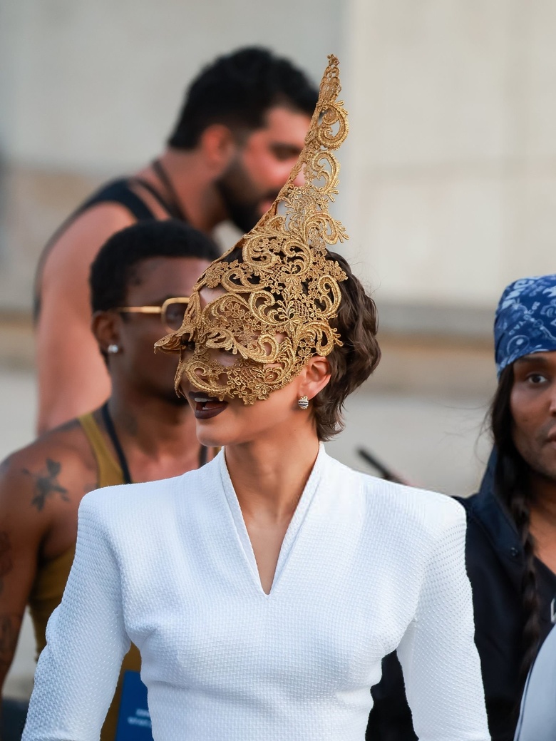 Zendaya Captivates Paris with Effortless Chic on 'The Odyssey' Photocall