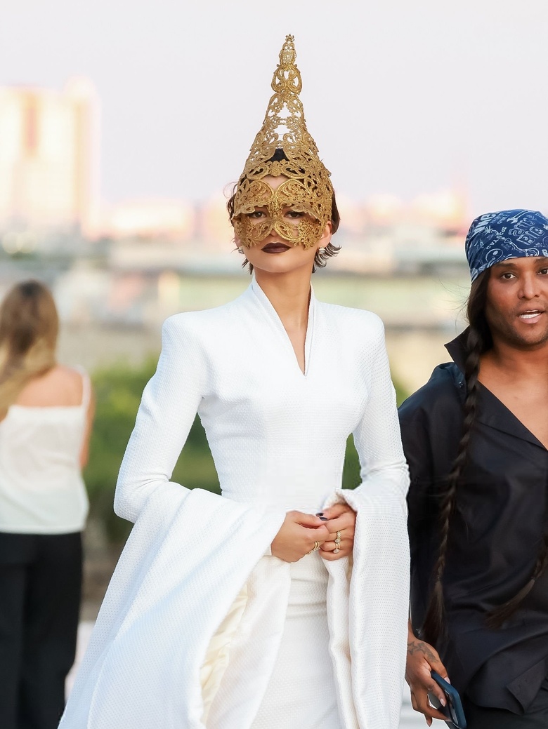Zendaya Captivates Paris with Effortless Chic on 'The Odyssey' Photocall