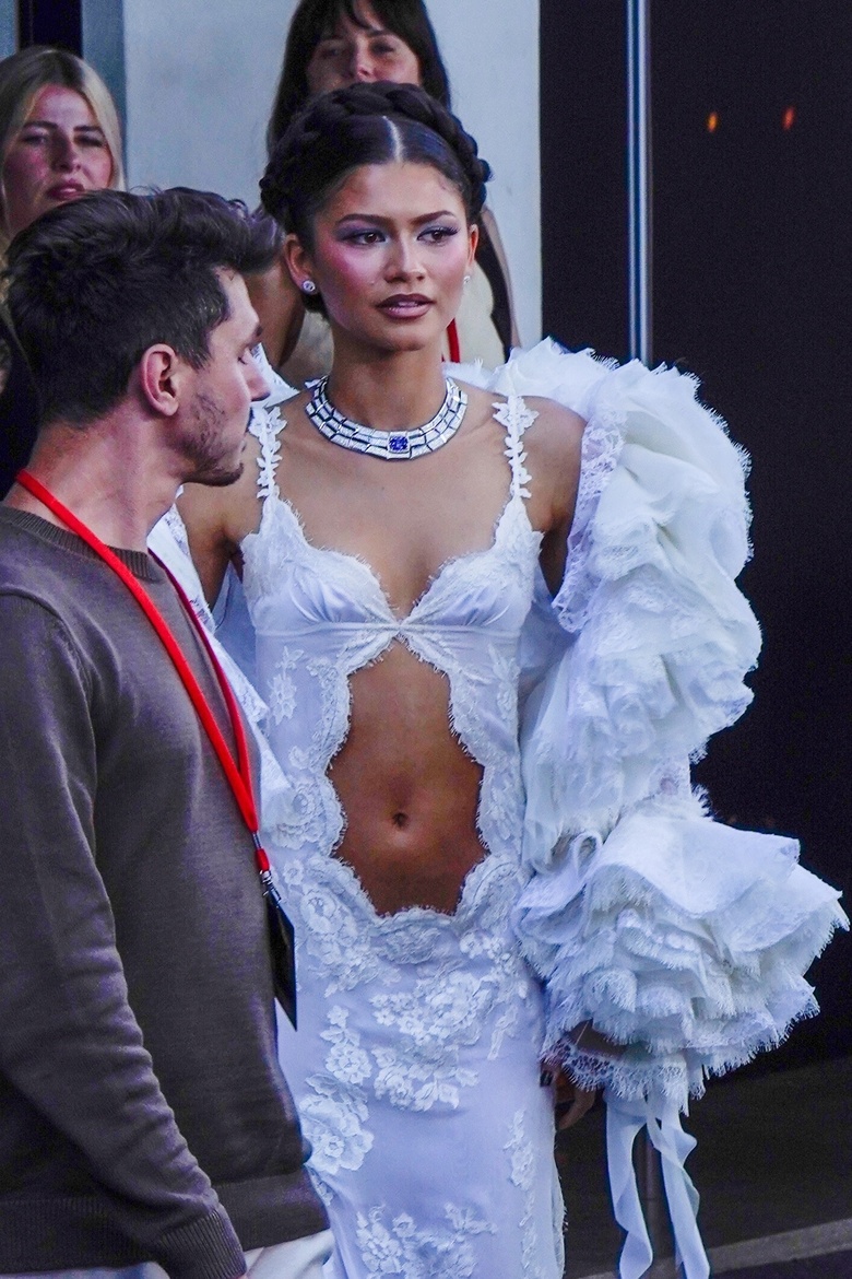 Zendaya's Effortless Glamour Shines at Parisian Premiere