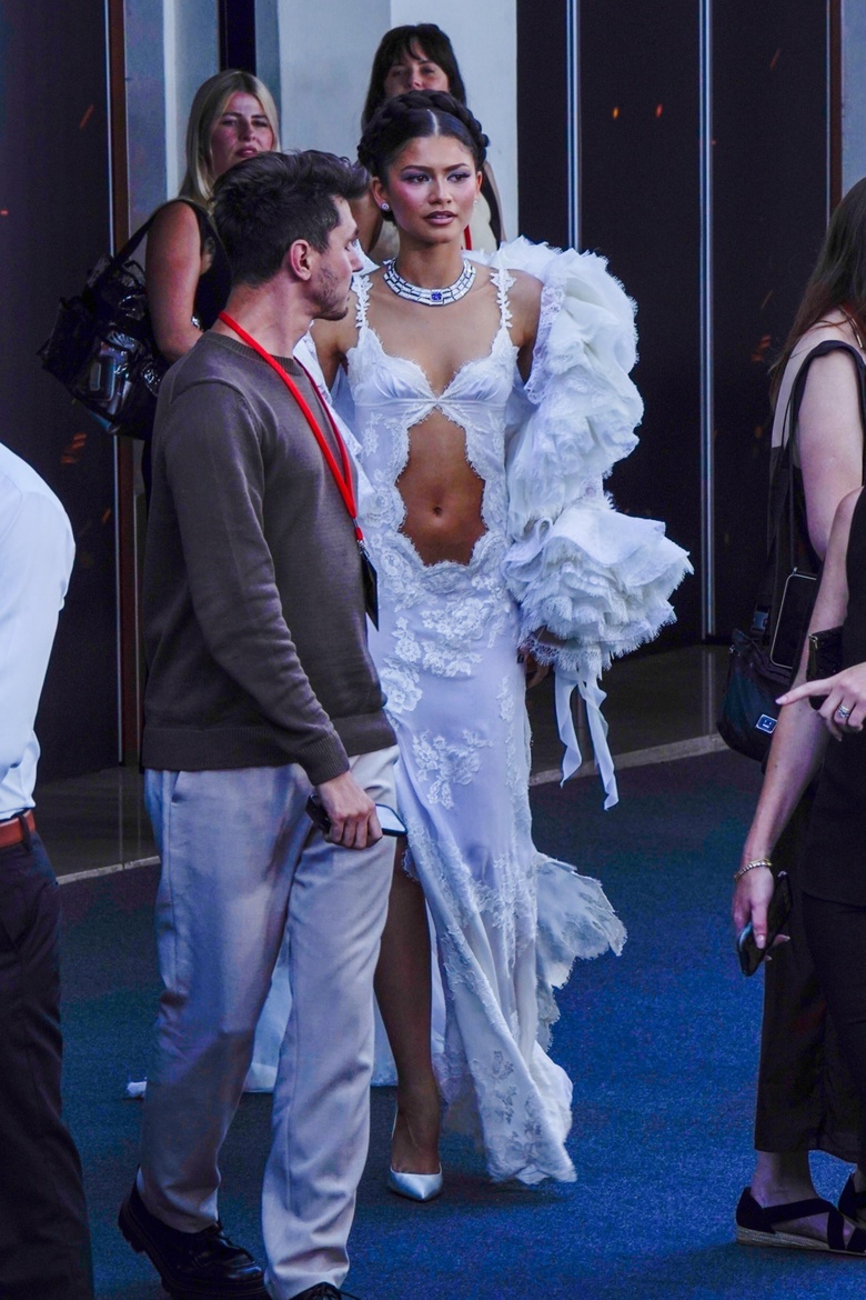 Zendaya's Effortless Glamour Shines at Parisian Premiere